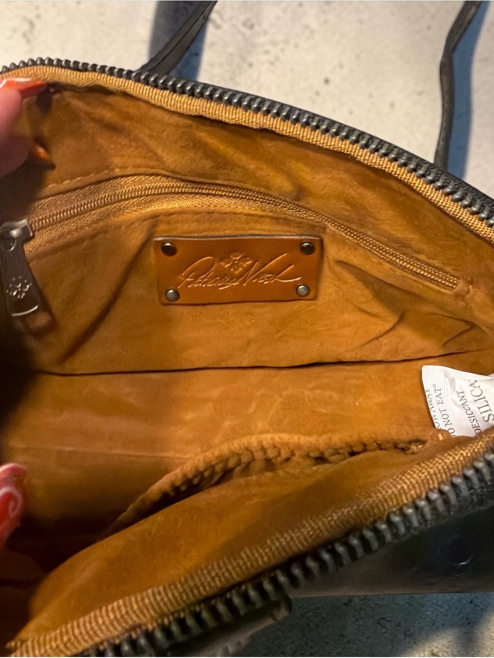 Patricia Nash Leather Crossbody Bag - Classic Women's Shoulder Bag - Picture 6 of 9